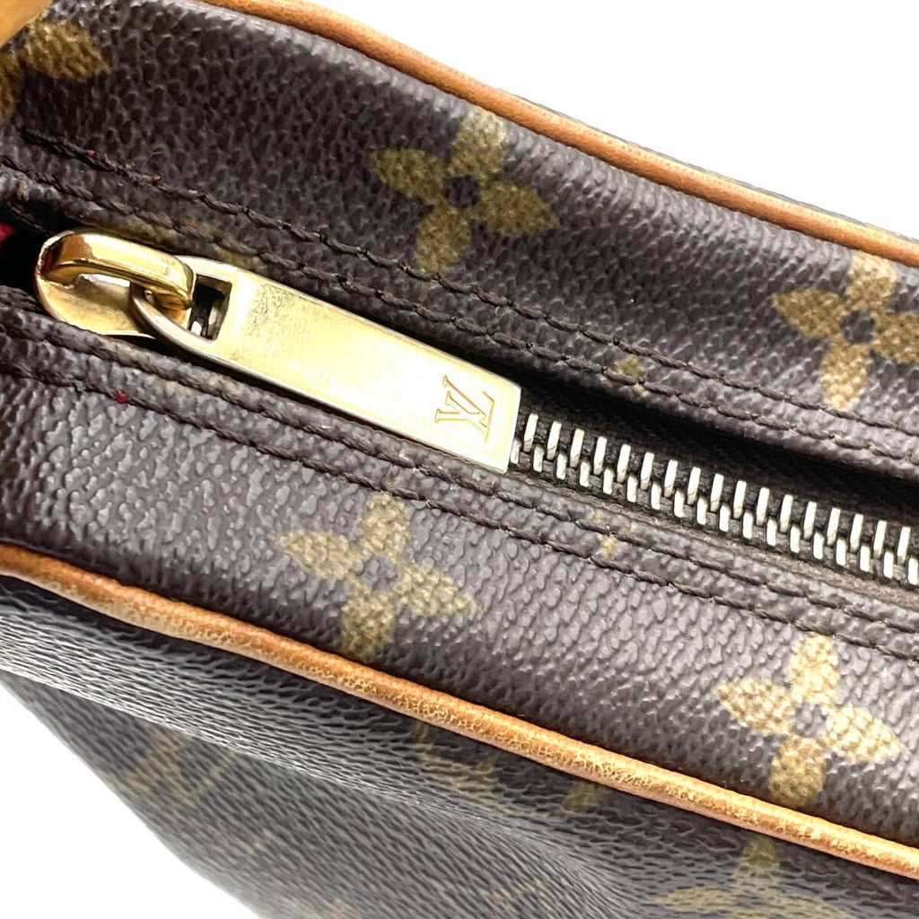 Louis Vuitton Croissant MM Monogram Canvas